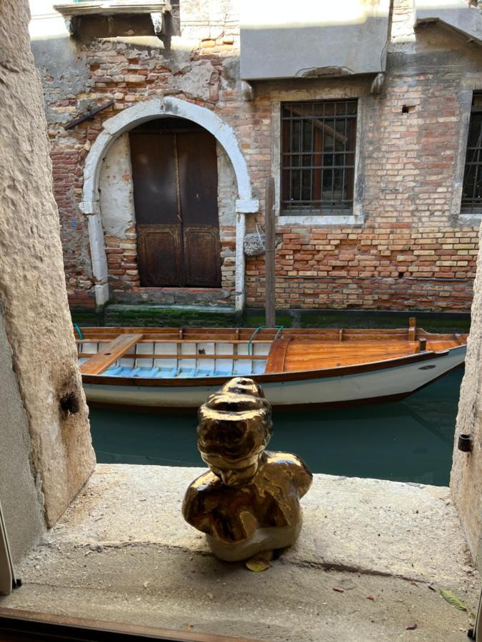 Casa Al Ponte Scudi - 4 Windows On The Canal Veneza Exterior foto